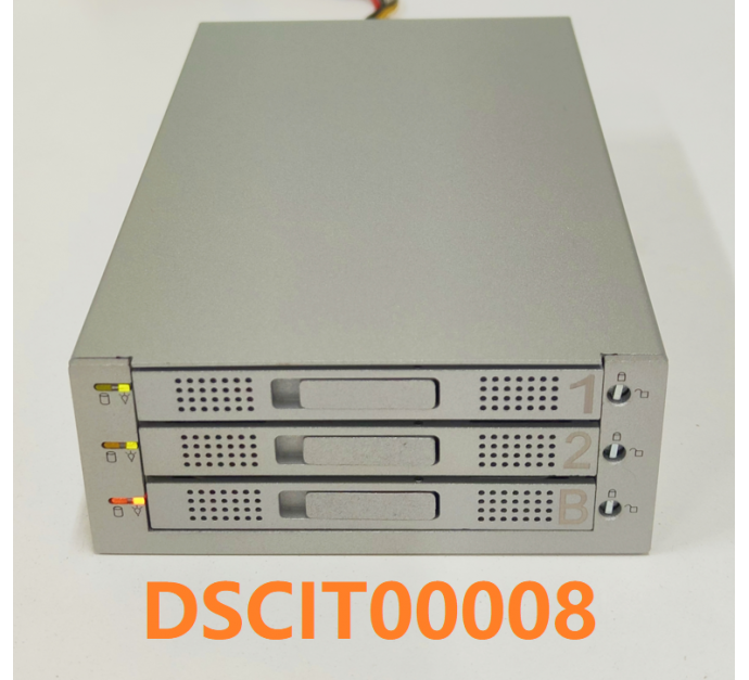 3 Bay SATA TO SATA System - DSCIT00008